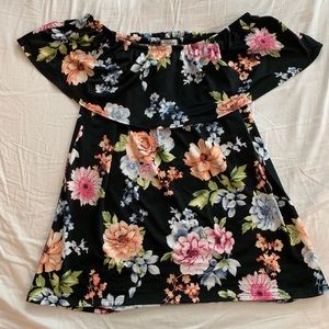 Gorgeous Floral Off-the-Shoulder Blouse!